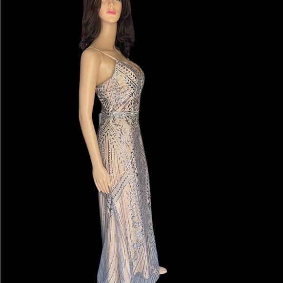 Royal Queen collection embellished gown dress size 12-14 - Picture 3 of 12